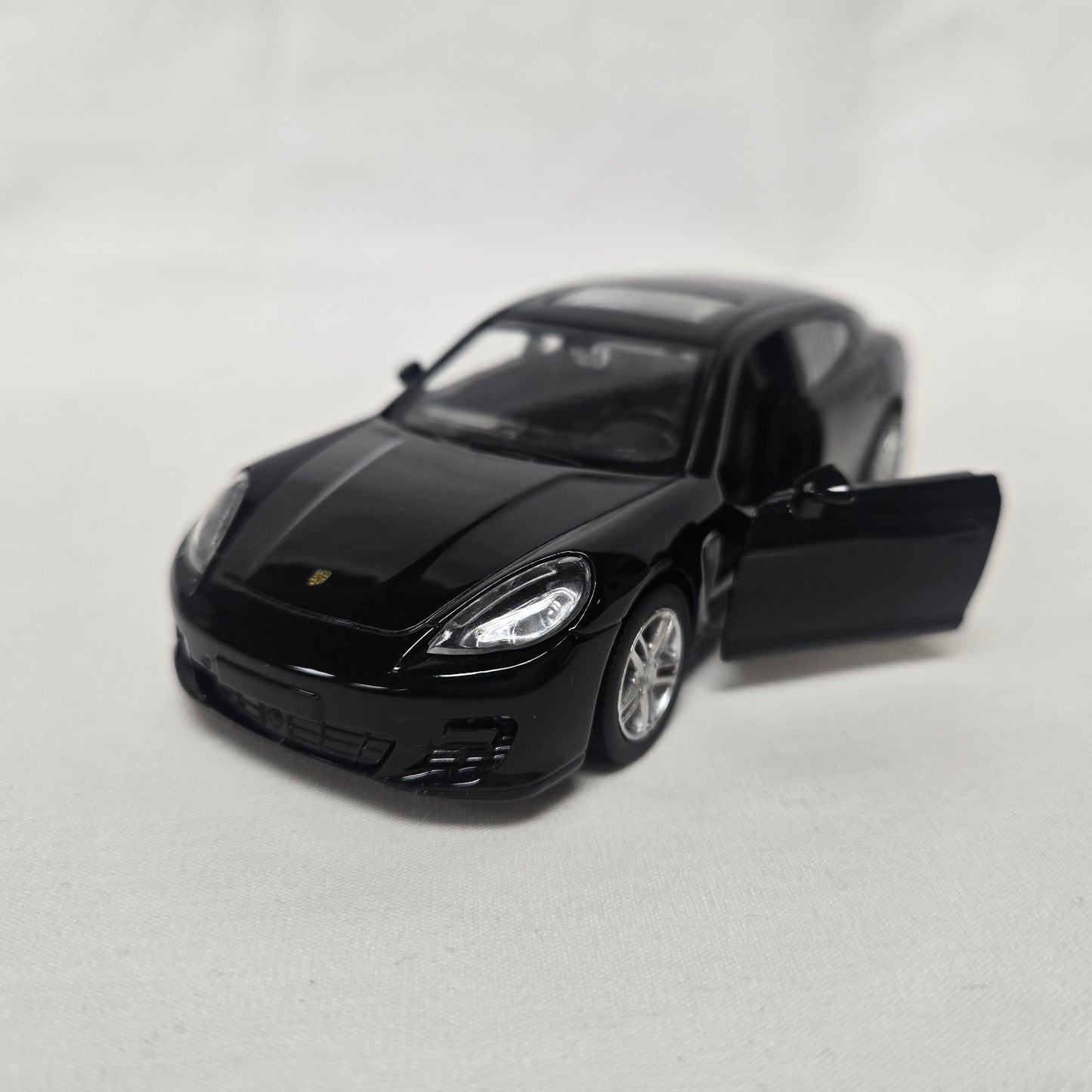 Toy Porsche Panamera Turbo
