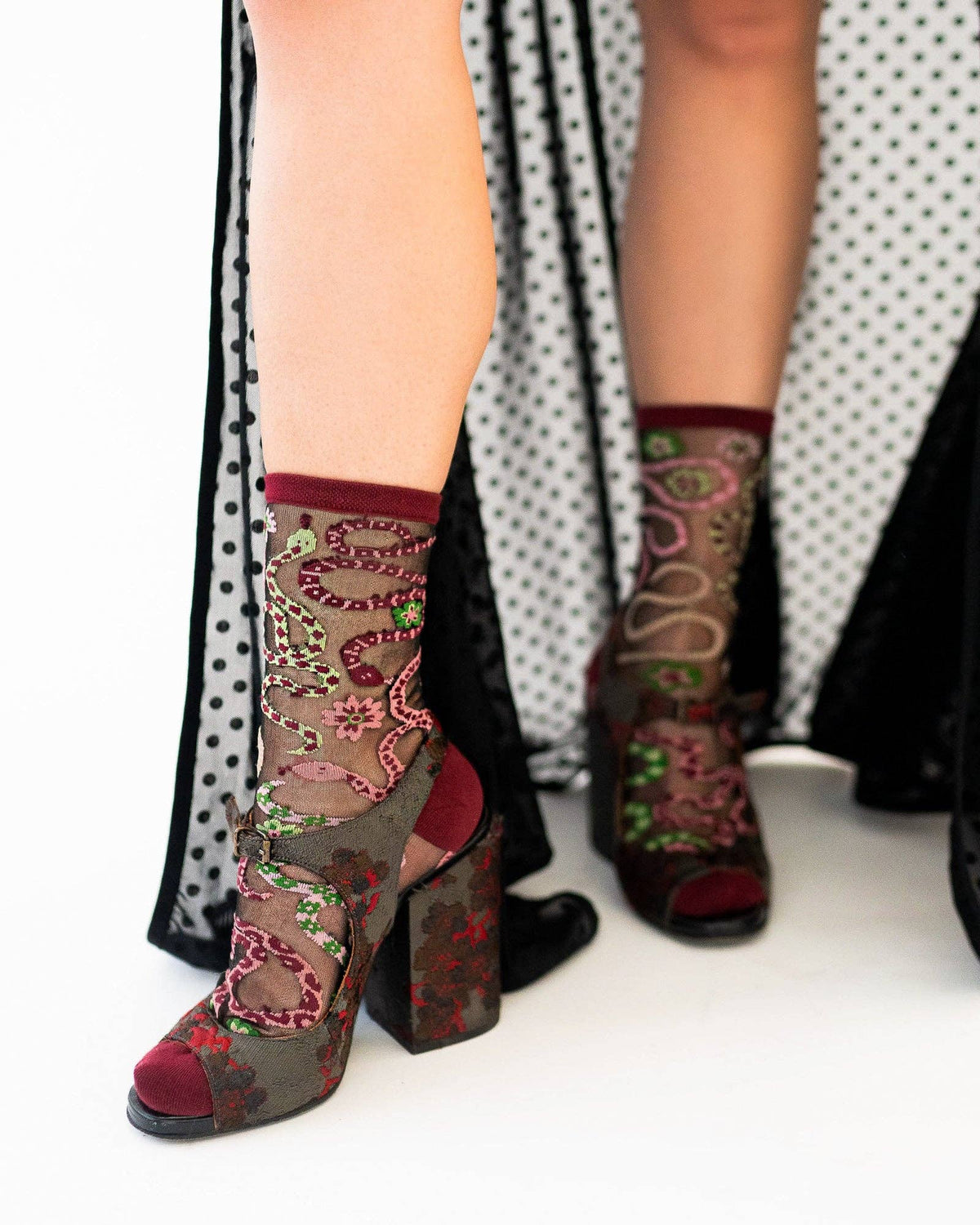 Serpentine Floral Black Sheer Crew Sock: Fits US W5.5-9.5