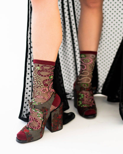 Serpentine Floral Black Sheer Crew Sock: Fits US W5.5-9.5