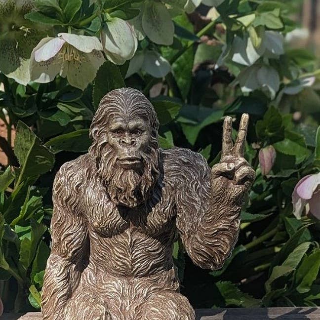 Bigfoot Peace Sign Sasquatch Statue 10 inch Shelf Sitter: Stonewash